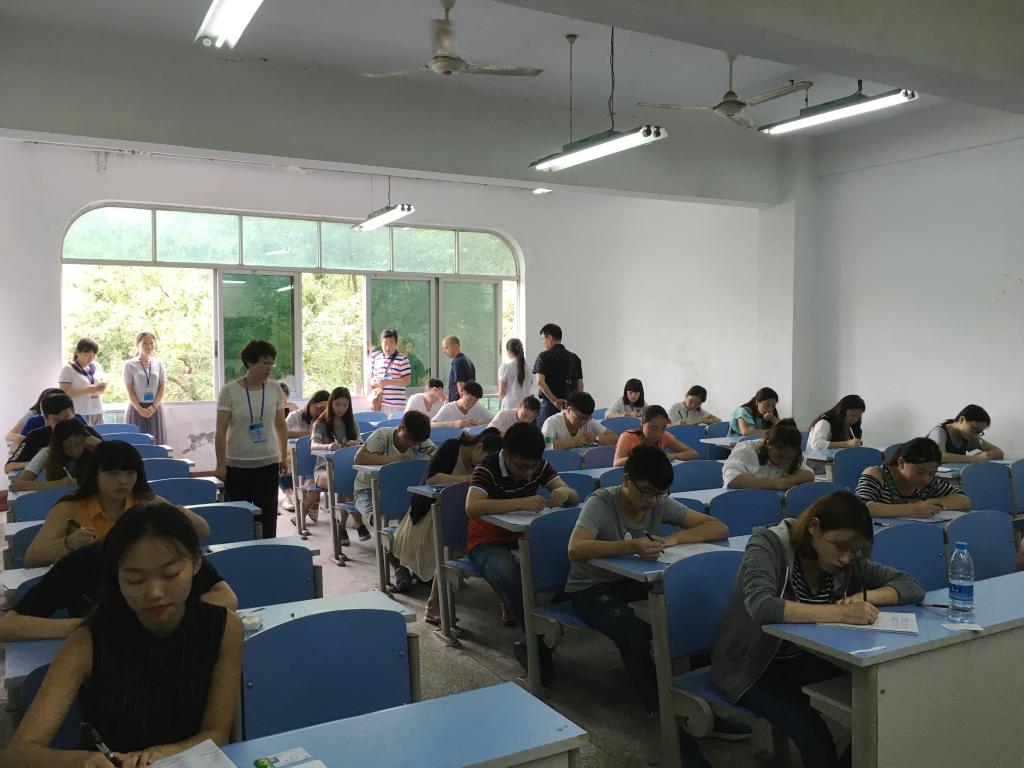 学院领导及西南科技大学省考巡视组检查考场情况